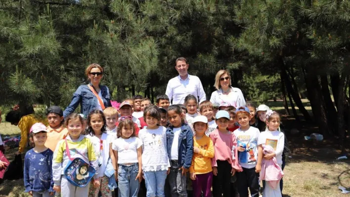 Çevre Günü'nde öğrenciler 50 bin tohum ekti