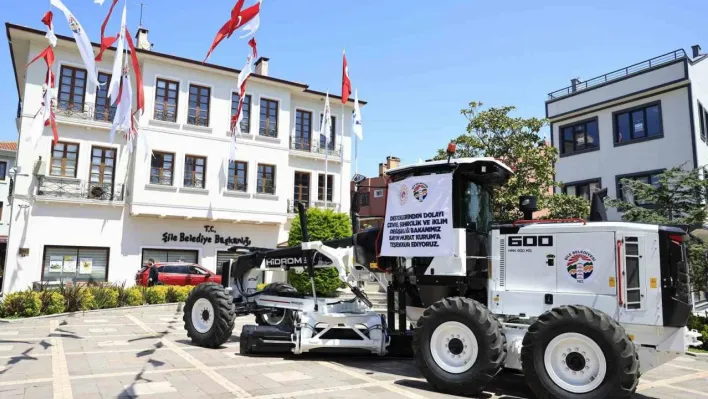 Çevre Şehircilik ve İklim Değişiklik Bakanlığı'ndan Şile'ye Greyder Hizmet Aracı hibe edildi