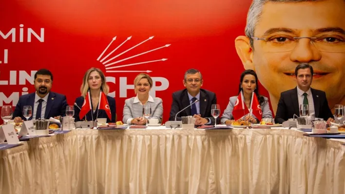 CHP Genel Başkan adayı Özel: 'Milletvekili grubunda yüzde 55'e 45 biz öndeyiz'