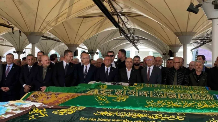 CHP Genel Başkanı Özel, 27. Dönem Milletvekili Turan Aydoğan'ın annesinin cenazesine katıldı