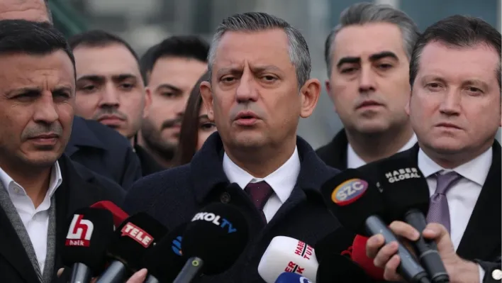 CHP Genel Başkanı Özel, Ahmet Özer'i cezaevinde ziyaret etti