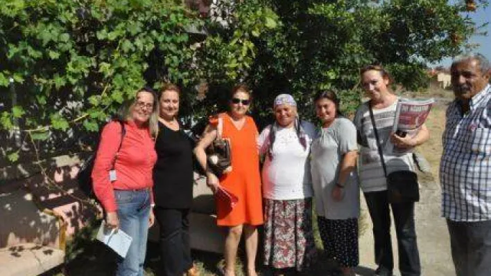 CHP Kadın Kolları Çat Kapıya Devam Ediyor