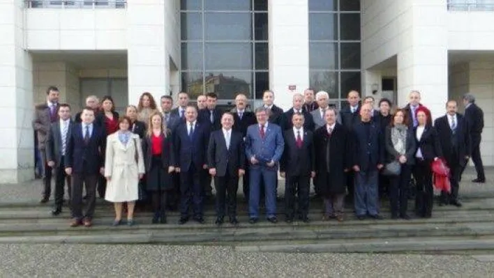 CHP Listesini seçim kuruluna teslim etti.