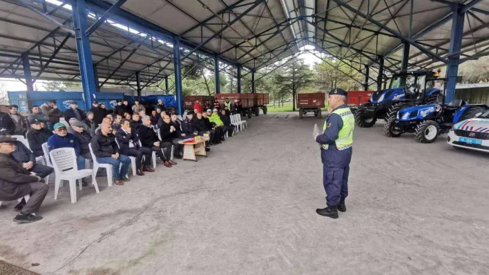 Çiftçilere 'Trafikte görünür ol' eğitimi