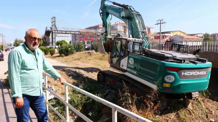 Çiftlikköy Belediyesi'nden Kazımiye Deresi'nde temizlik