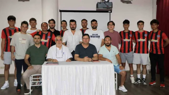 Çiftlikköy Belediyespor'dan iç ve dış transferde 20 imza