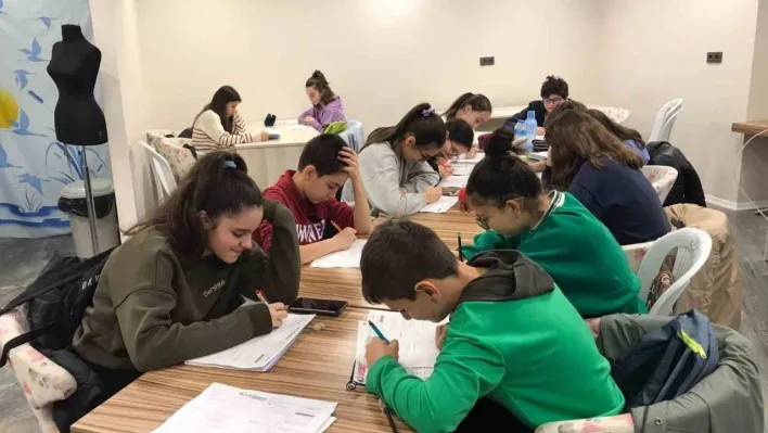 Çınar Akademi LGS hazırlık kursları öğrencilerin hayatına dokunuyor