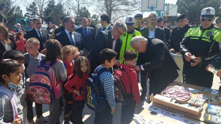 Çocuklar trafikte böyle fark edilecek