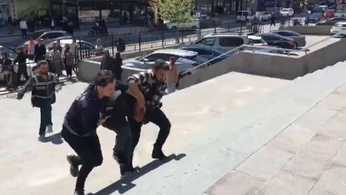 Çocuklara şeker dağıtan polisleri kurşunlayan zanlı adliyeye sevk edildi
