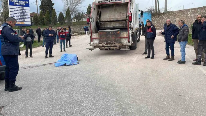 Çöp kamyonun çarptığı adam hayatını kaybetti