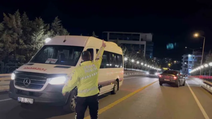 Çorlu'da alkollü kadın sürücü kaza yaptı, trafik felç oldu