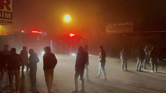 Çorlu'da iş yeri yangını: 4 yaralı