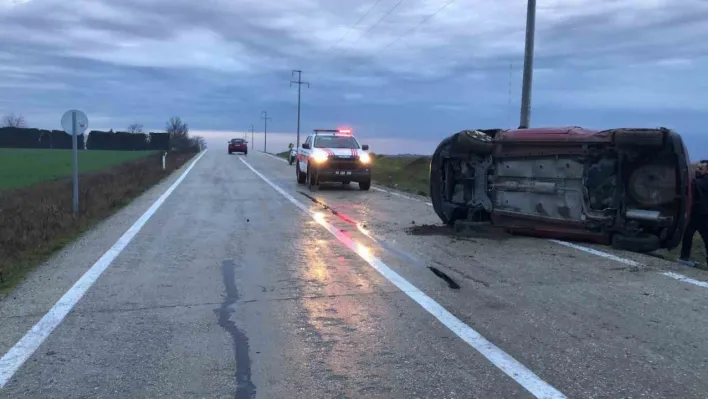 Çorlu'da otomobil takla attı: 2 yaralı