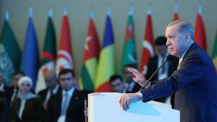 Cumhurbaşkanı Erdoğan: 'Batı'da yaşayan Müslümanlara yönelik saldırılar artıyor'