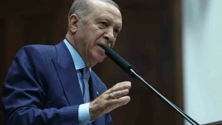 Cumhurbaşkanı Erdoğan: 'Bunlar sandığı kendi iç mücadelelerinde sergiledikleri tiyatronun bir aksesuarı sanıyorlar. Halbuki sandık namustur. Cumhuriyet de bir kurallar ve kurumlar rejimidir. Cumhuriyeti ve demokrasiyi hukuk önünde hesap veren hırsızlarını