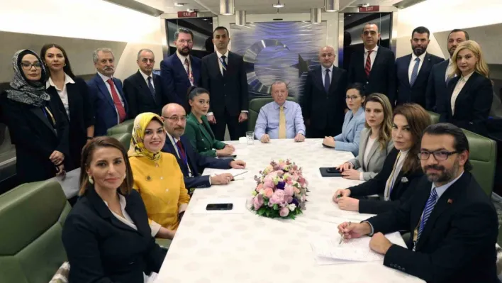 Cumhurbaşkanı Erdoğan: '(Gazze) Yardım koridorları kasıtlı olarak tıkanmakta, insani yardımların bölgeye ulaşması maalesef engellenmekte. Günlük 600 tır insani yardım girişine izin verilecekti fakat bu sözler yerine getirilmiyor.'