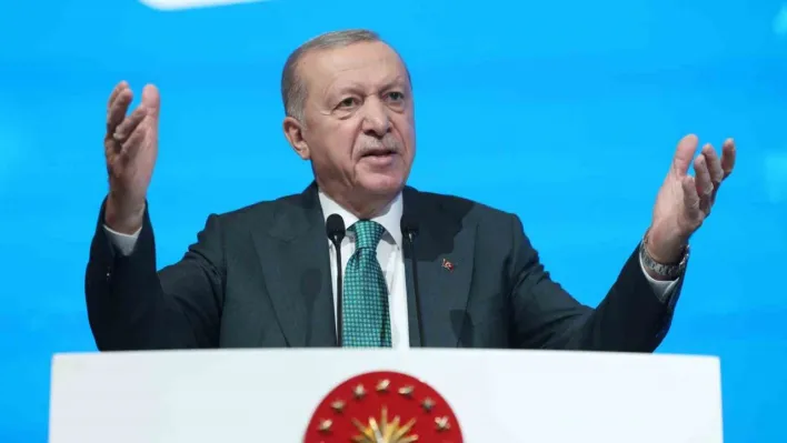 Cumhurbaşkanı Erdoğan, 'İslam alemi Sudan'da akan kanı durdurmalı. Sudan'ın toprak bütünlüğünü korumalıyız. Sudan'ın yanında olmalıyız' dedi.