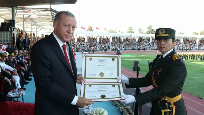 Cumhurbaşkanı Erdoğan: 'KAAN'ı inşallah 2023 senesi bitmeden uçağımızın havalandığını göreceğiz'