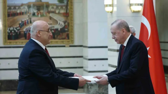 Cumhurbaşkanı Erdoğan'a  5 ülkenin  büyükelçisinden güven mektubu