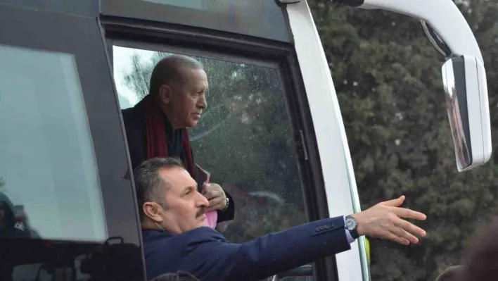 Cumhurbaşkanı Erdoğan'a Balıkesir'de sıcak karşılama