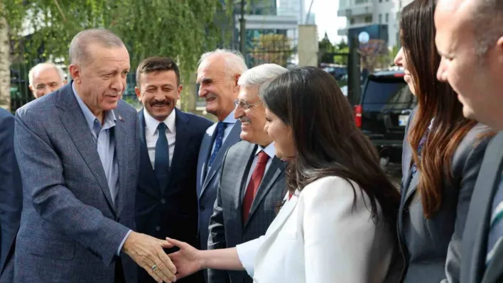 Cumhurbaşkanı Erdoğan, AK Parti Genel Merkezi'ne geldi