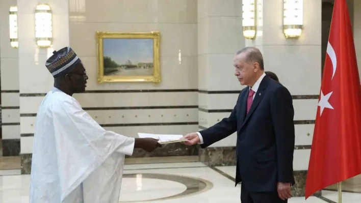 Cumhurbaşkanı Erdoğan, Gambiya Büyükelçisi Conteh'i kabul etti