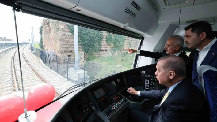 Cumhurbaşkanı Erdoğan, Sirkeci-Kazlıçeşme Raylı Sistem Hattında ilk sürüşü yaptı