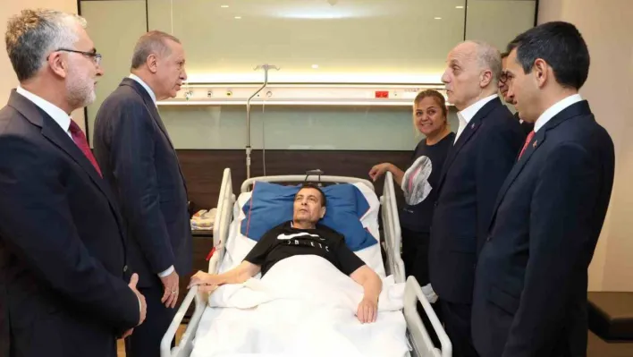 Cumhurbaşkanı Erdoğan, Türk Metal Sendikası Başkanı Kavlak ve AK Partili Özcan'ı hastanede ziyaret etti