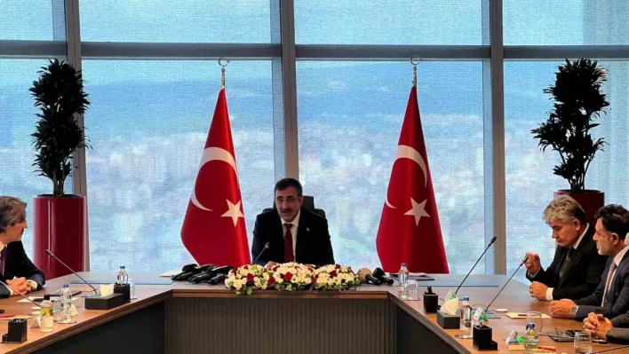 Cumhurbaşkanı Yardımcısı Yılmaz: 'Bir taraftan enflasyonla mücadele edeceğiz, bir taraftan da kalkınmış bir ülke haline gelmek için çalışacağız'