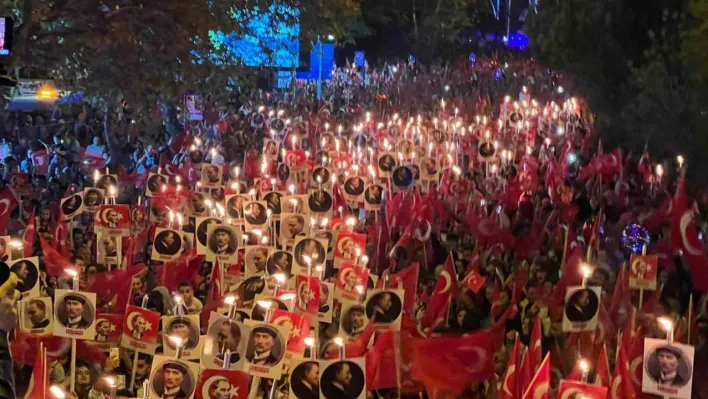 Cumhuriyet'in 100. yılı Ataşehir'de coşkuyla kutlandı