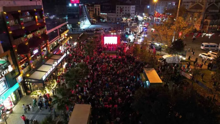 Cumhuriyetin 100'üncü yılı Gaziosmanpaşa'da coşkuyla kutlandı