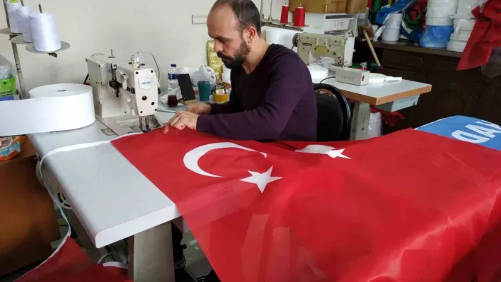 Cumhuriyetin 100'üncü yılının kutlanacağı 29 Ekim öncesi bayrak üreticileri stokları tüketti