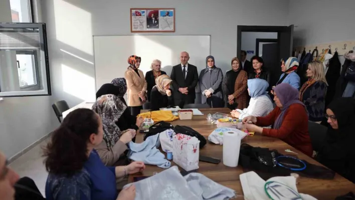 Darıca'da anneler ve çocukları aynı çatı altında eğitim görüyor