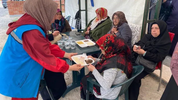 Deprem bölgesinde oruçlar, Büyükşehir'in kardeşlik sofrasında açılıyor