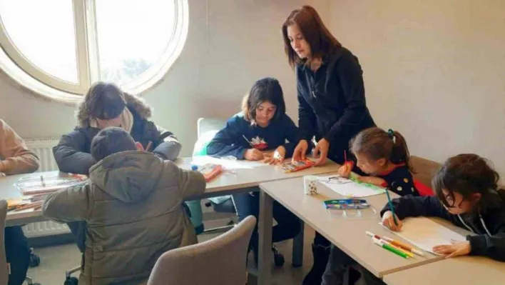 Deprem bölgesindeki psikososyal destek faaliyetleri çerçevesinde 691 bin öğrenci ve veliye ulaşıldı