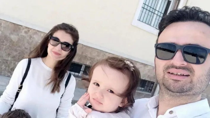 Depremde hayatını kaybeden anne ve çocuğuna acı veda