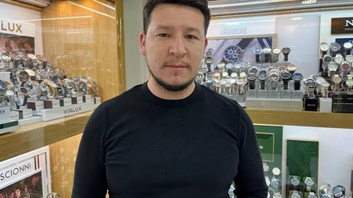 Depremden dolayı iptal olan Sevgililer Günü kutlamaları esnafı etkiledi