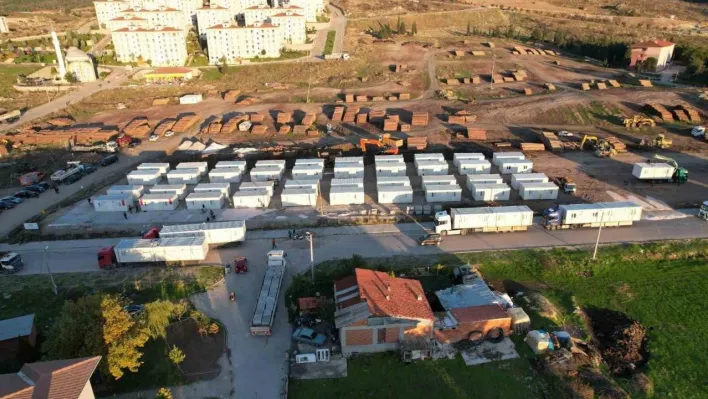 Depremin yaralarını sarmaya çalışan Sındırgı'ya konteyner kent