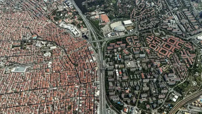 Depremle gündeme gelen iki farklı İstanbul şehirleşmesi havadan görüntülendi