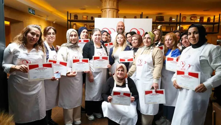 Depremzede kadınlar İstanbul'da ünlü şeflerden eğitim aldı