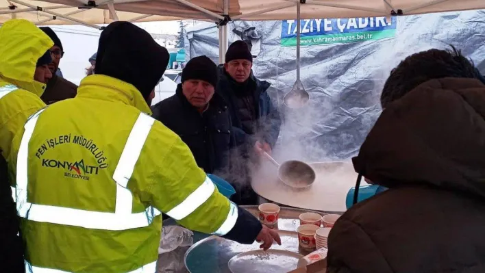 Depremzedelere sıcak çorba