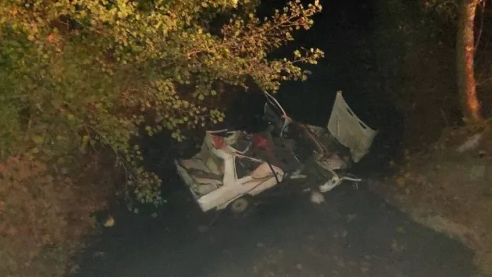 Dere yatağına uçan otomobil kazasında ölü sayısı 2 oldu