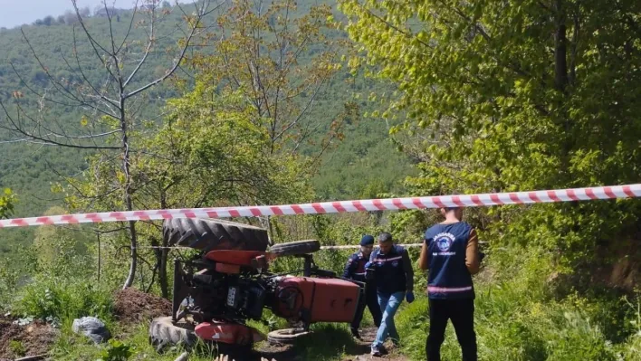 Devrilen traktörün altında kalan 85 yaşındaki adam hayatını kaybetti