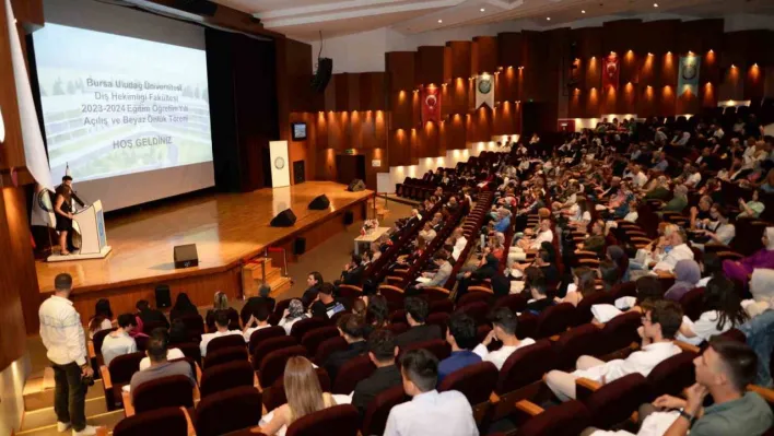 Diş hekimi adaylarına beyaz önlük töreni