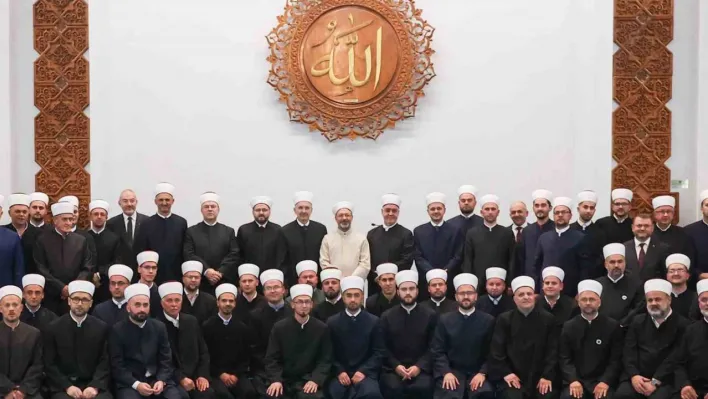 Diyanet İşleri Başkanı Erbaş: 'Kur'an-ı Kerim'e ve Resulünün sünnetine sarılarak yürümeye devam ediyoruz'