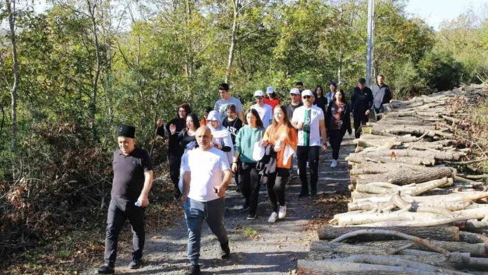 Doğa yürüyüşüyle günün tadını çıkardılar