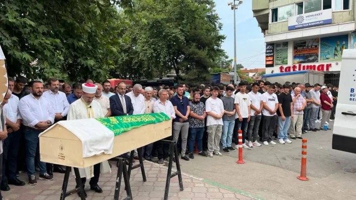 Doğum gününde motosiklet kazasında ölen genç toprağa verildi