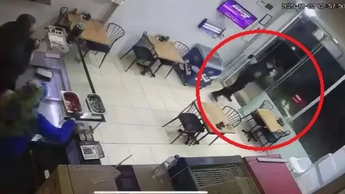 Drift atıp tozu dumana kattı, kaza yapıp böyle kaçtı