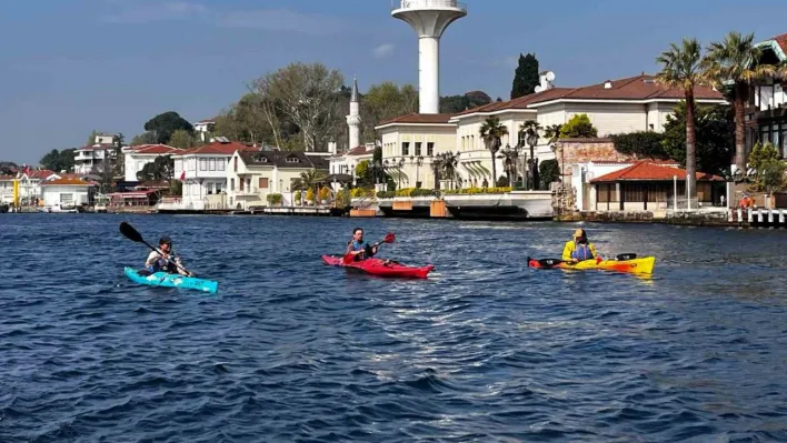 Dublin'den İstanbul'a kanoyla geldiler: Kanserli çocuklar için 7 ay süren zorlu yolculuk tamamlandı