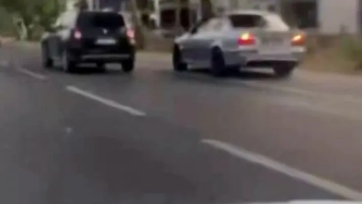 Düğün konvoyunda attığı makas pahalıya mal oldu